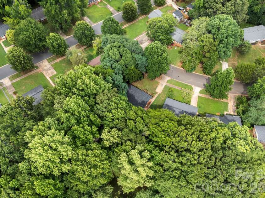 9408 Spruce Pine Place, Charlotte, NC 28210.  MLS# CAR4403457, YatesRealty ID 36921. 