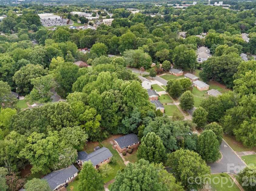 9408 Spruce Pine Place, Charlotte, NC 28210.  MLS# CAR4403457, YatesRealty ID 36921. 