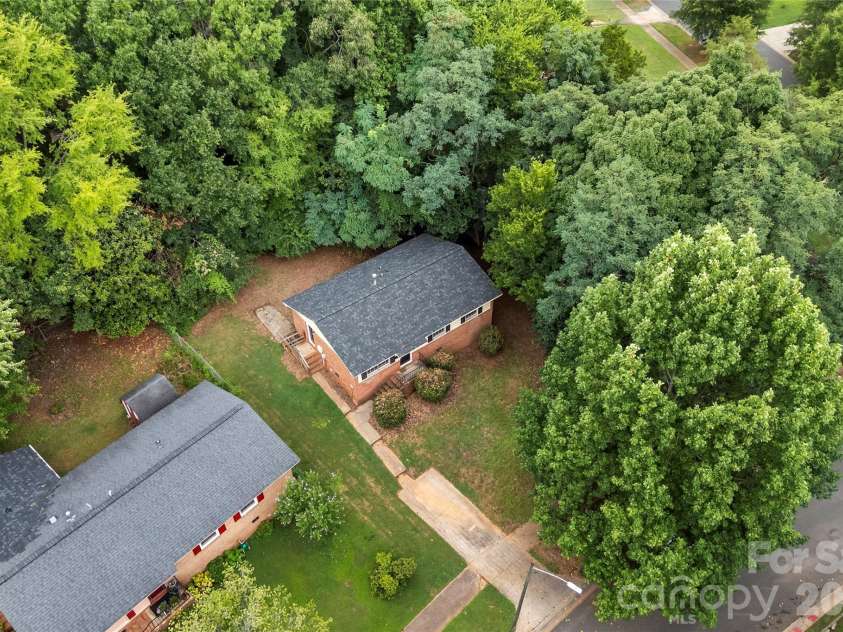 9408 Spruce Pine Place, Charlotte, NC 28210.  MLS# CAR4403457, YatesRealty ID 36921. 