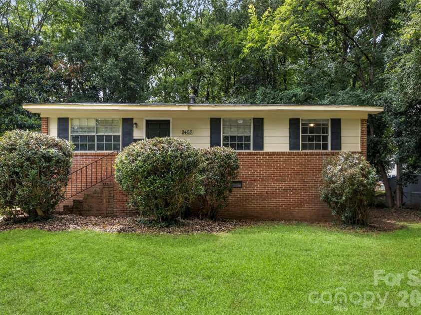 9408 Spruce Pine Place, Charlotte, NC 28210.  MLS# CAR4403457, YatesRealty ID 36921. 