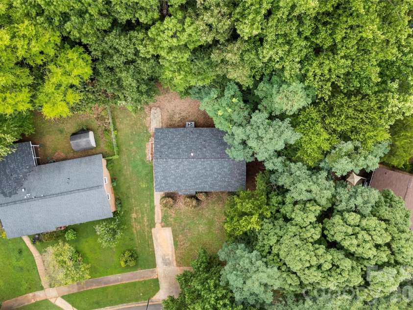 9408 Spruce Pine Place, Charlotte, NC 28210.  MLS# CAR4403457, YatesRealty ID 36921. 