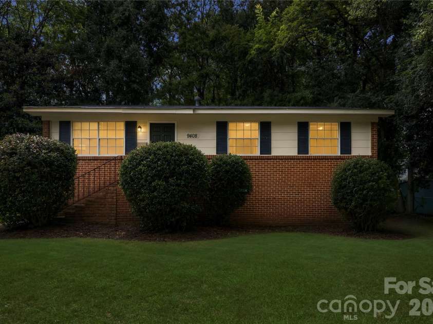 9408 Spruce Pine Place, Charlotte, NC 28210.  MLS# CAR4403457, YatesRealty ID 36921. 