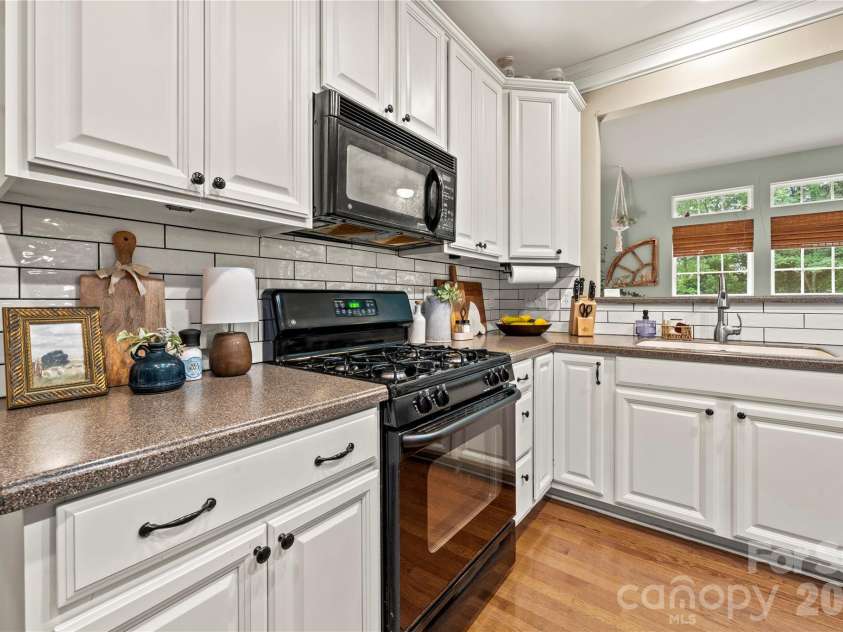 557 Fair Oaks Drive, Fort Mill, SC 29708.  MLS# CAR4403239, YatesRealty ID 36924. 