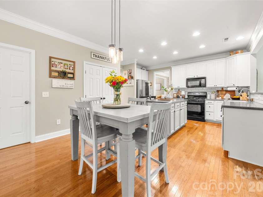 557 Fair Oaks Drive, Fort Mill, SC 29708.  MLS# CAR4403239, YatesRealty ID 36924. 