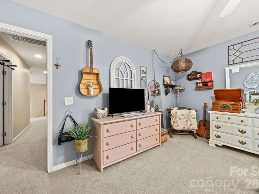 557 Fair Oaks Drive, Fort Mill, SC 29708.  MLS# CAR4403239, YatesRealty ID 36924. 