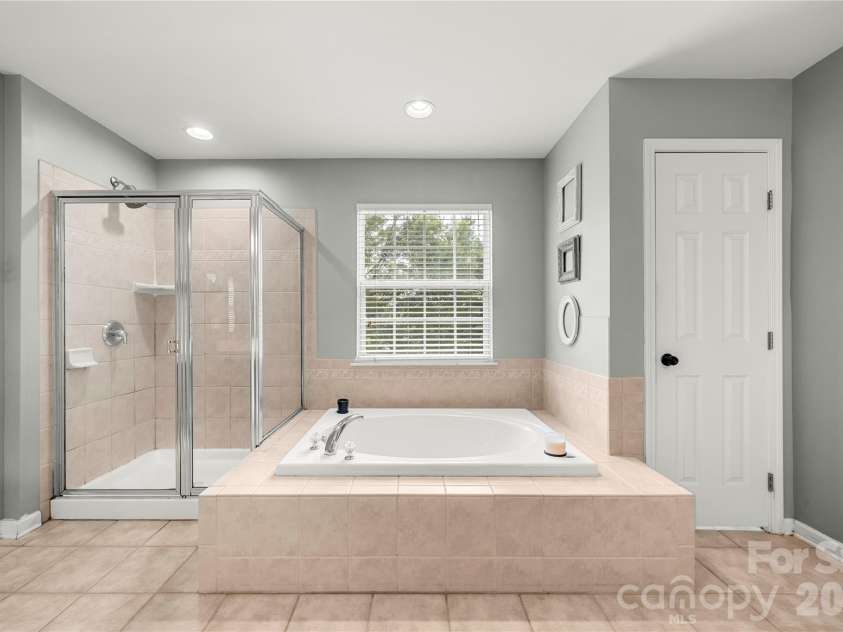 557 Fair Oaks Drive, Fort Mill, SC 29708.  MLS# CAR4403239, YatesRealty ID 36924. 