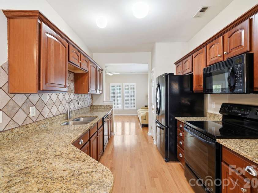 12524 Eudora Lane, Charlotte, NC 28277.  MLS# CAR4397502, YatesRealty ID 36927. 