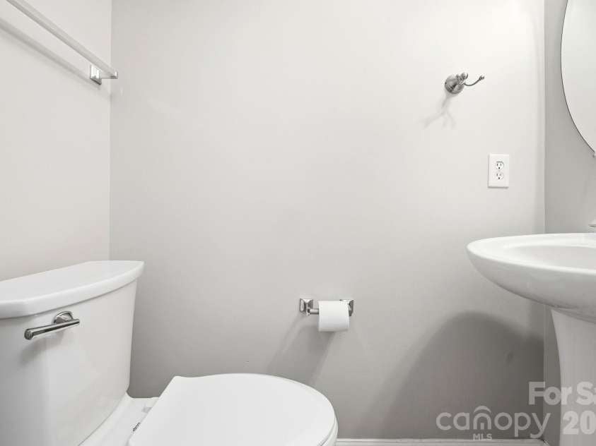 12524 Eudora Lane, Charlotte, NC 28277.  MLS# CAR4397502, YatesRealty ID 36927. 