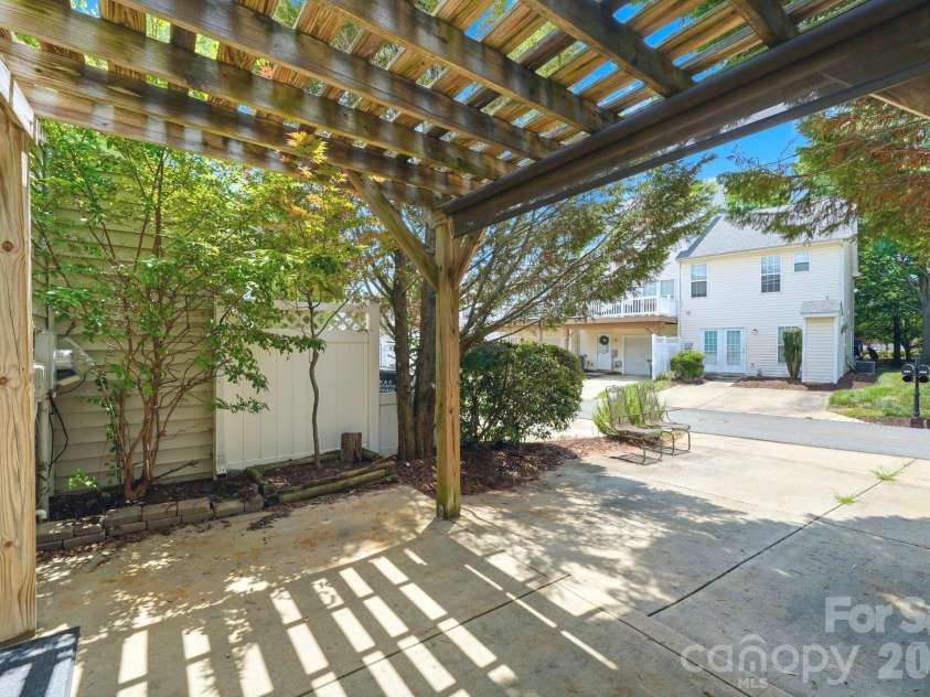 12524 Eudora Lane, Charlotte, NC 28277.  MLS# CAR4397502, YatesRealty ID 36927. 