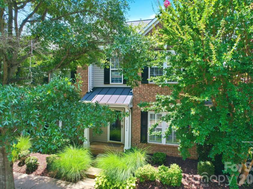 12524 Eudora Lane, Charlotte, NC 28277.  MLS# CAR4397502, YatesRealty ID 36927. 