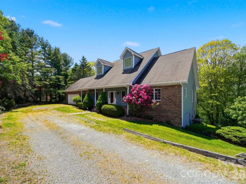 277 Rembrandt Drive, Boone, NC 28607.  MLS# CAR4404403, YatesRealty ID 36928. 