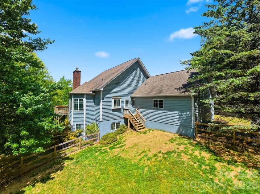 277 Rembrandt Drive, Boone, NC 28607.  MLS# CAR4404403, YatesRealty ID 36928. 