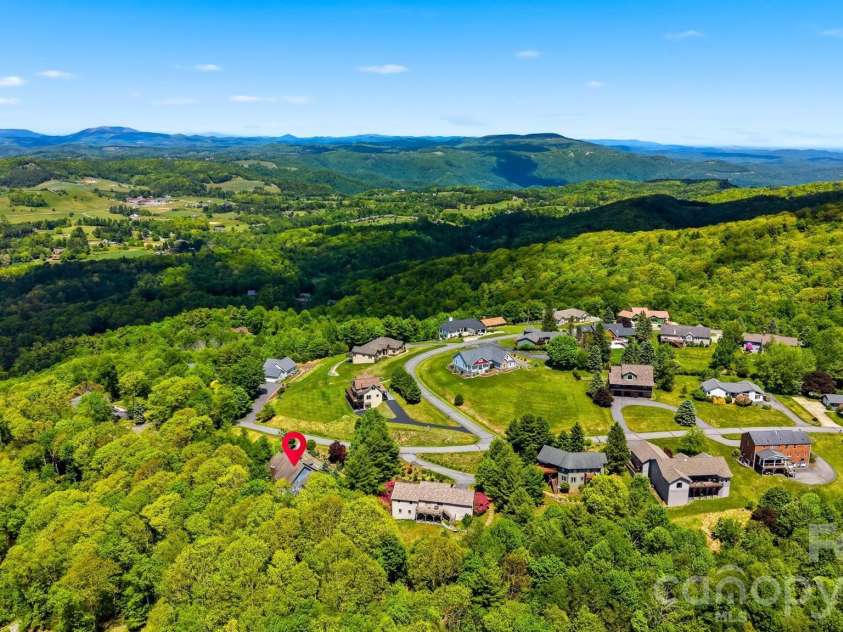277 Rembrandt Drive, Boone, NC 28607.  MLS# CAR4404403, YatesRealty ID 36928. 