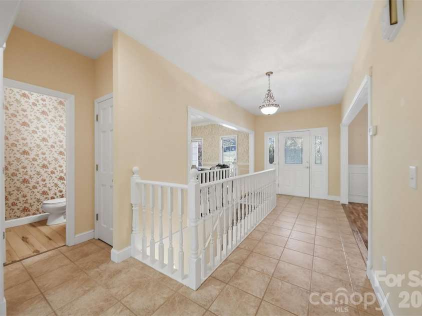 277 Rembrandt Drive, Boone, NC 28607.  MLS# CAR4404403, YatesRealty ID 36928. Guest bath/Foyer