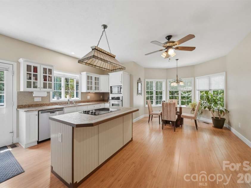277 Rembrandt Drive, Boone, NC 28607.  MLS# CAR4404403, YatesRealty ID 36928. Kitchen