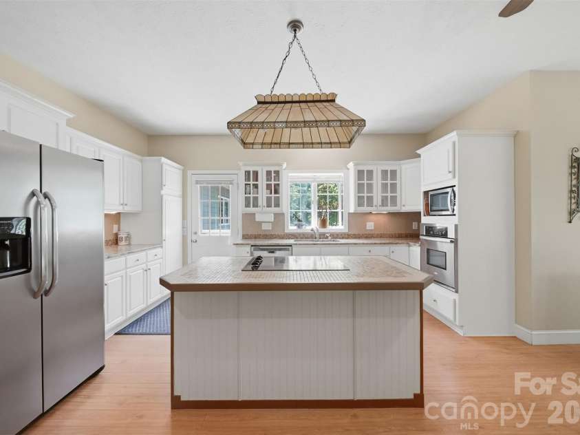 277 Rembrandt Drive, Boone, NC 28607.  MLS# CAR4404403, YatesRealty ID 36928. Kitchen
