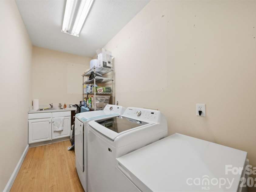 277 Rembrandt Drive, Boone, NC 28607.  MLS# CAR4404403, YatesRealty ID 36928. Laundry Main Level