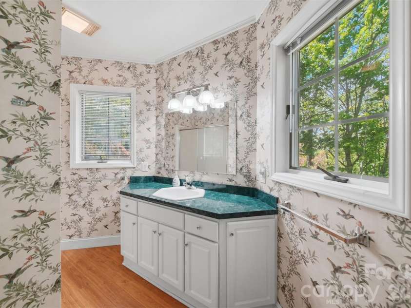 277 Rembrandt Drive, Boone, NC 28607.  MLS# CAR4404403, YatesRealty ID 36928. Lower Full Bath