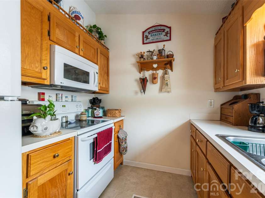 240 Taylor Circle, Granite Falls, NC 28630.  MLS# CAR4342387, YatesRealty ID 3693. 