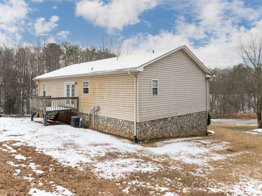 240 Taylor Circle, Granite Falls, NC 28630.  MLS# CAR4342387, YatesRealty ID 3693. 