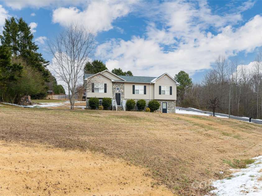 240 Taylor Circle, Granite Falls, NC 28630.  MLS# CAR4342387, YatesRealty ID 3693. 