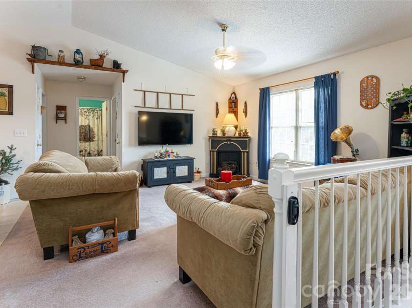 240 Taylor Circle, Granite Falls, NC 28630.  MLS# CAR4342387, YatesRealty ID 3693. Living Room