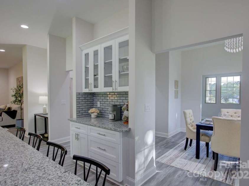 5125 Isaac Drive, Charlotte, NC 28216.  MLS# CAR4281649, YatesRealty ID 3693. 
