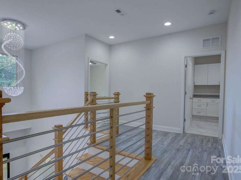 5125 Isaac Drive, Charlotte, NC 28216.  MLS# CAR4281649, YatesRealty ID 3693. 
