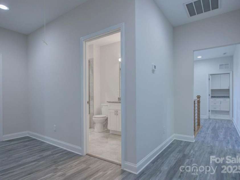 5125 Isaac Drive, Charlotte, NC 28216.  MLS# CAR4281649, YatesRealty ID 3693. 