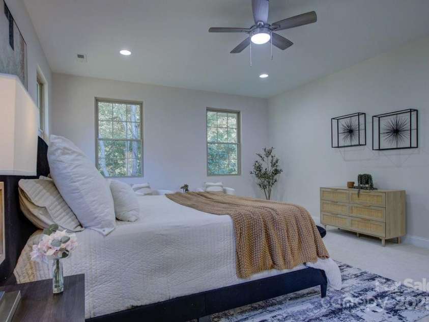 5125 Isaac Drive, Charlotte, NC 28216.  MLS# CAR4281649, YatesRealty ID 3693. Primary bedroom