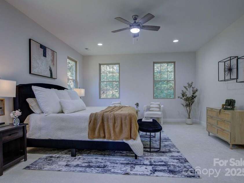 5125 Isaac Drive, Charlotte, NC 28216.  MLS# CAR4281649, YatesRealty ID 3693. Primary Bedroom