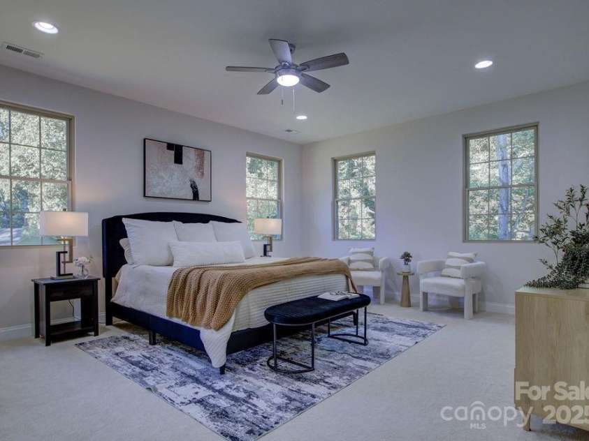 5125 Isaac Drive, Charlotte, NC 28216.  MLS# CAR4281649, YatesRealty ID 3693. Primary bedroom