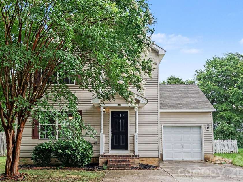 10346 Cannarti Drive, Charlotte, NC 28273.  MLS# CAR4403676, YatesRealty ID 36930. 