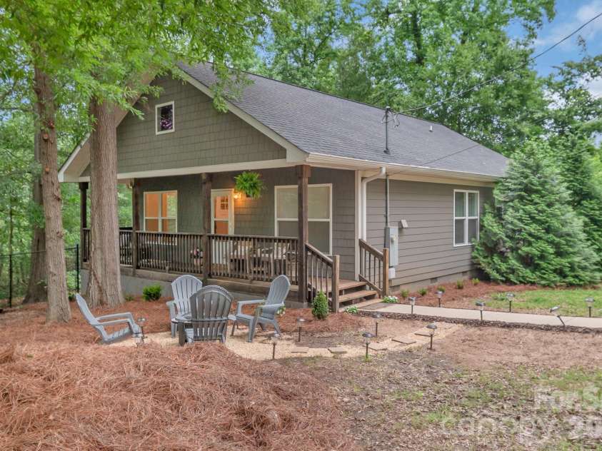 620 Welsh Avenue, Monroe, NC 28112.  MLS# CAR4388683, YatesRealty ID 36931. 