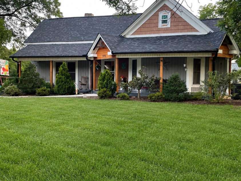 370 Buck Drive, Salisbury, NC 28146.  MLS# CAR4395809, YatesRealty ID 36932. 