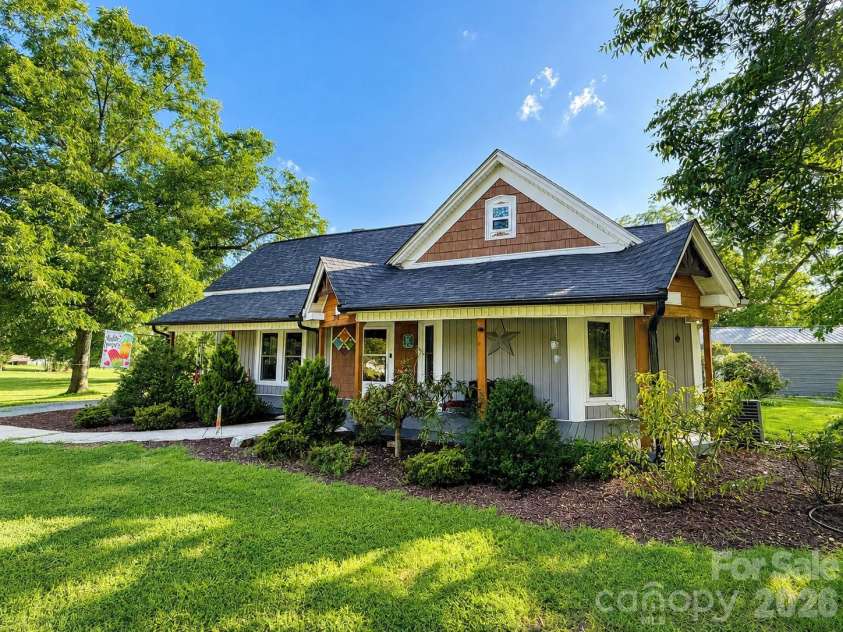 370 Buck Drive, Salisbury, NC 28146.  MLS# CAR4395809, YatesRealty ID 36932. 