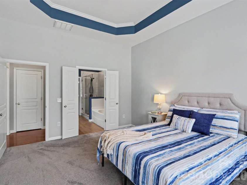 200 Park View Drive, Belmont, NC 28012.  MLS# CAR4397923, YatesRealty ID 36933. 