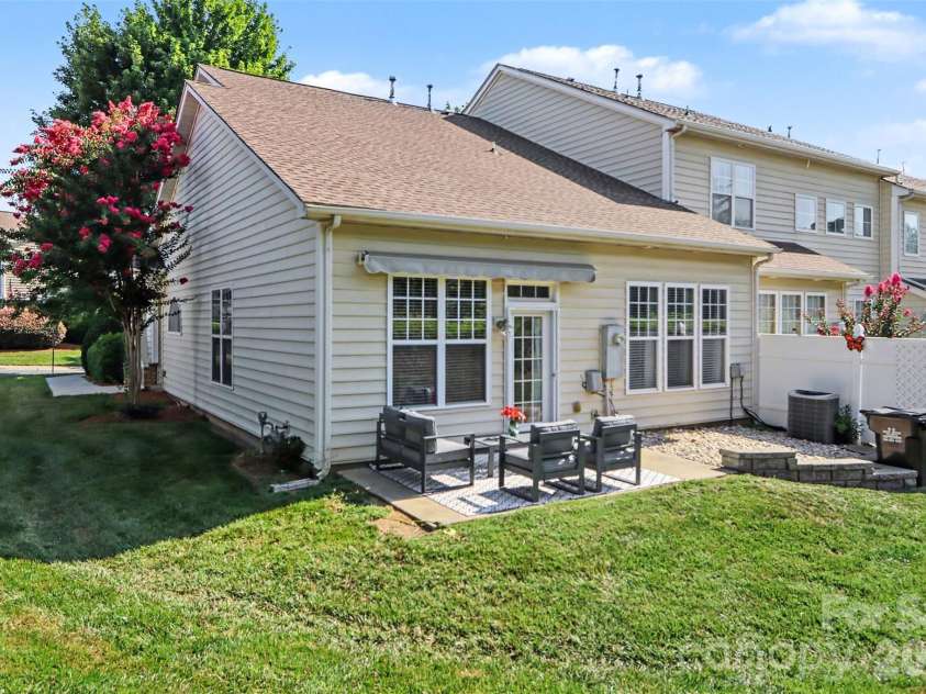 200 Park View Drive, Belmont, NC 28012.  MLS# CAR4397923, YatesRealty ID 36933. Back patio with retractable awning.