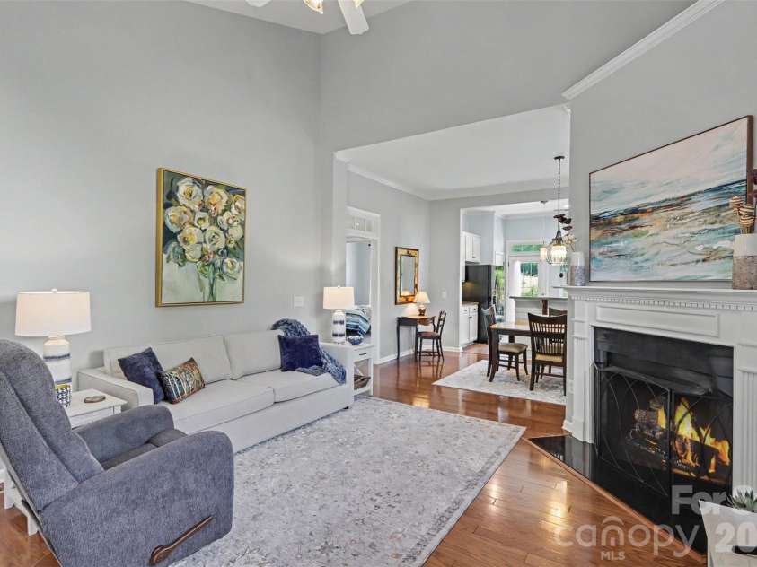 200 Park View Drive, Belmont, NC 28012.  MLS# CAR4397923, YatesRealty ID 36933. Living room.  Open to kitchen.