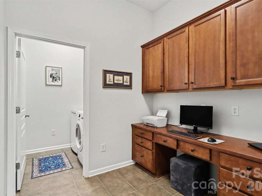 200 Park View Drive, Belmont, NC 28012.  MLS# CAR4397923, YatesRealty ID 36933. Office space.
