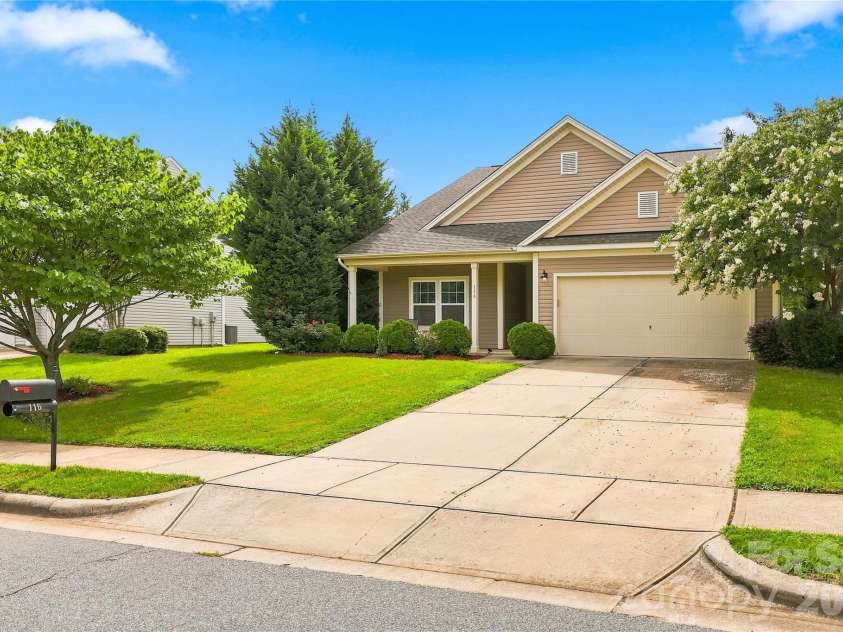 116 Water Ski Drive, Statesville, NC 28677.  MLS# CAR4401813, YatesRealty ID 36934. 