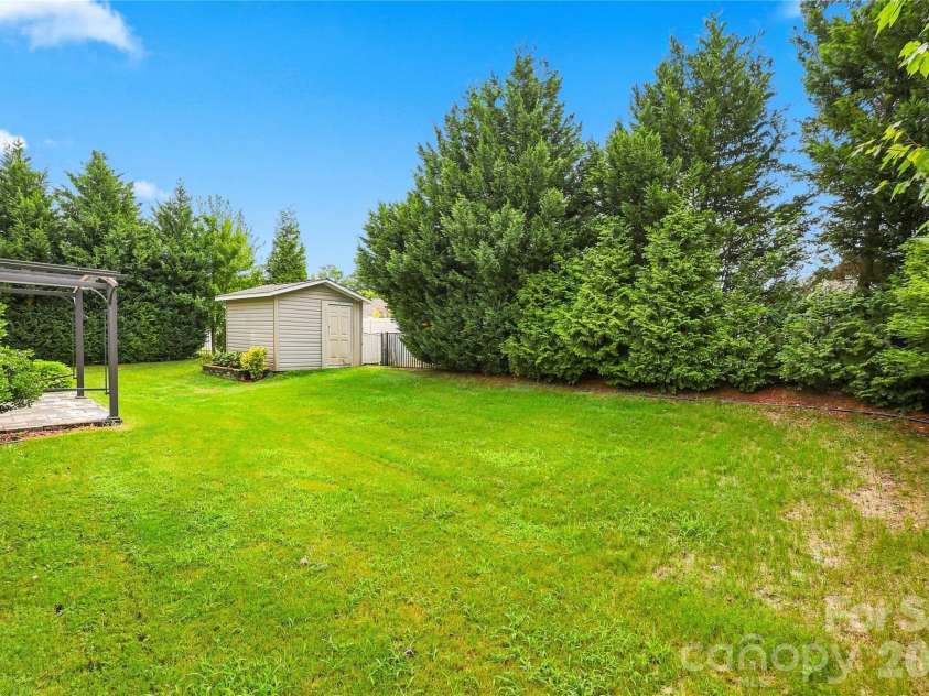 116 Water Ski Drive, Statesville, NC 28677.  MLS# CAR4401813, YatesRealty ID 36934. 
