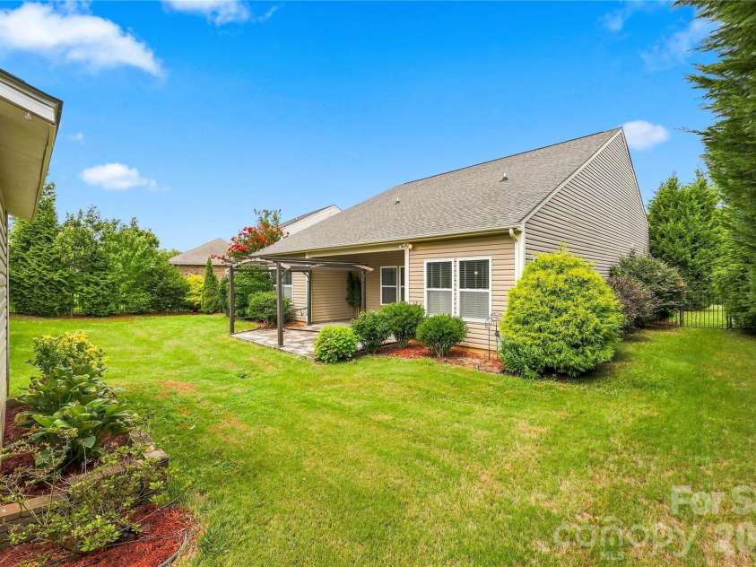 116 Water Ski Drive, Statesville, NC 28677.  MLS# CAR4401813, YatesRealty ID 36934. 
