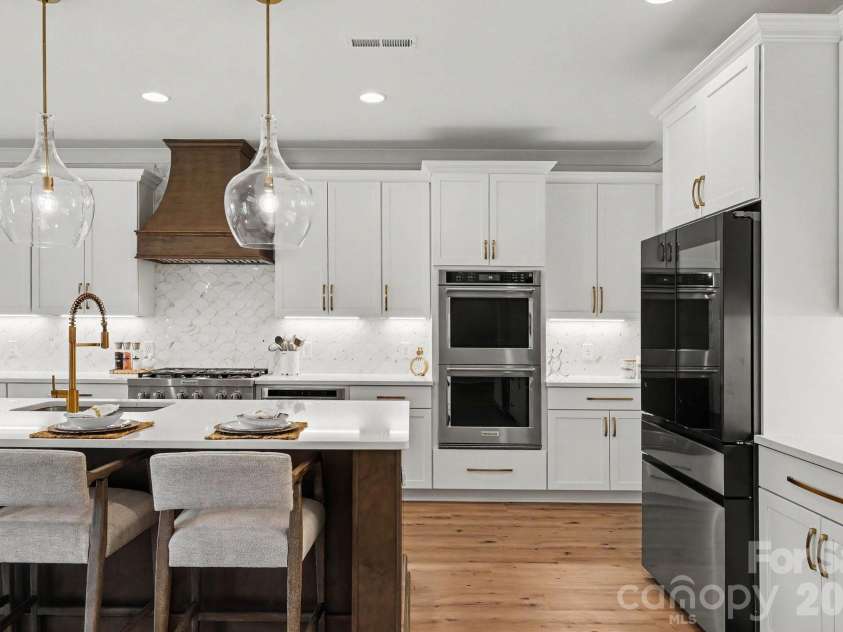 16019 Watts Creek Road, Huntersville, NC 28078.  MLS# CAR4391538, YatesRealty ID 36935. 