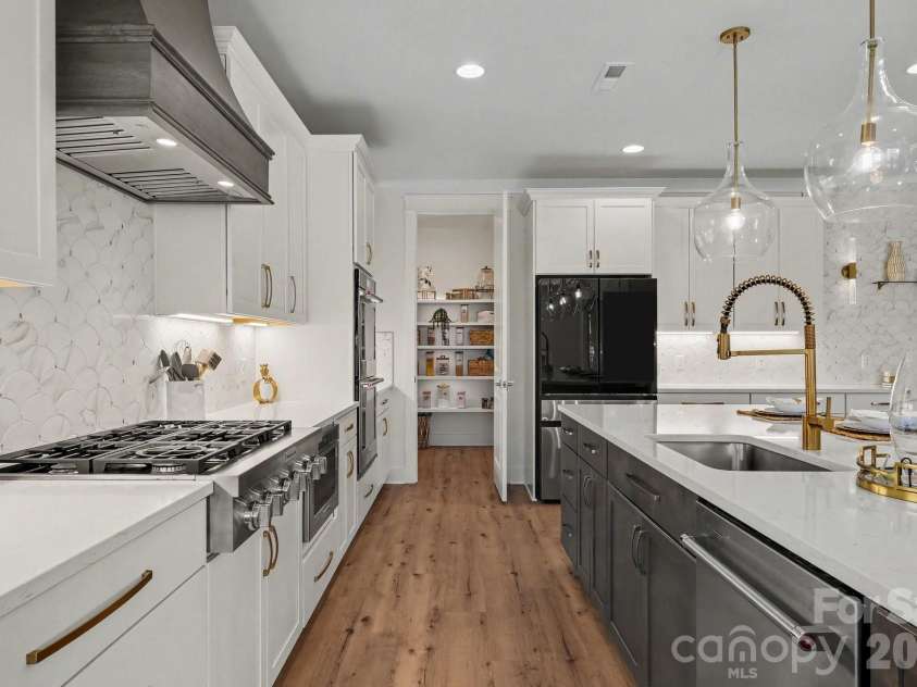 16019 Watts Creek Road, Huntersville, NC 28078.  MLS# CAR4391538, YatesRealty ID 36935. 