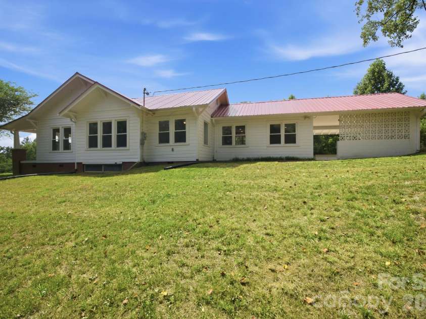 661 Lenoir Road, Morganton, NC 28655.  MLS# CAR4402900, YatesRealty ID 36936. 