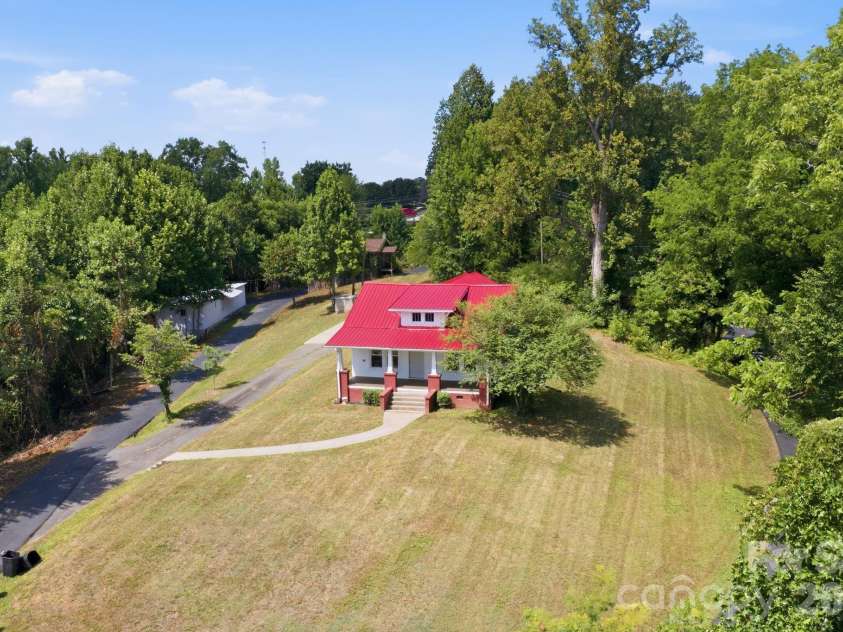 661 Lenoir Road, Morganton, NC 28655.  MLS# CAR4402900, YatesRealty ID 36936. 