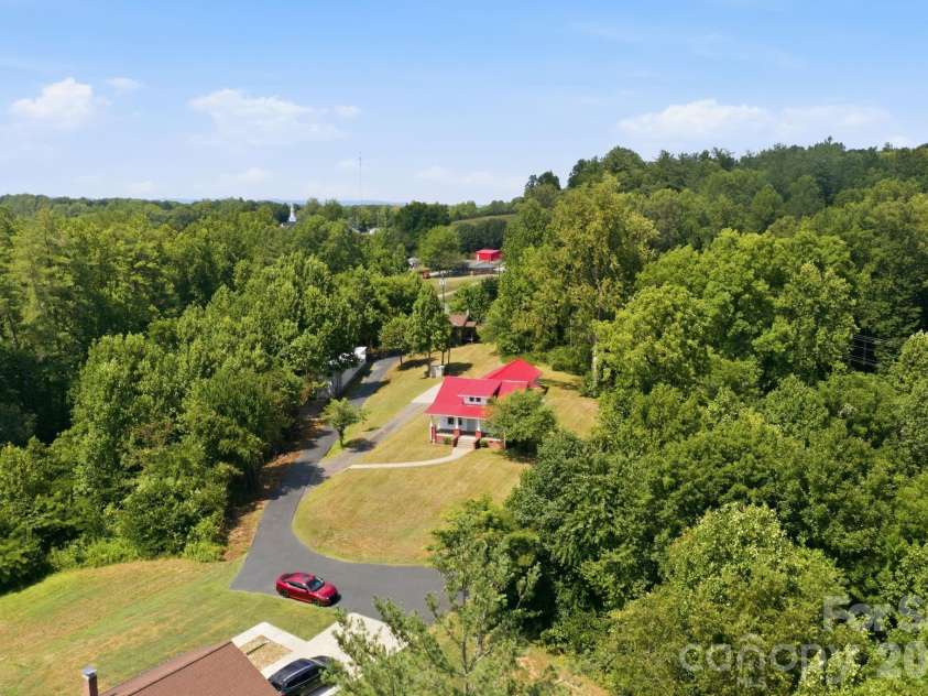 661 Lenoir Road, Morganton, NC 28655.  MLS# CAR4402900, YatesRealty ID 36936. 