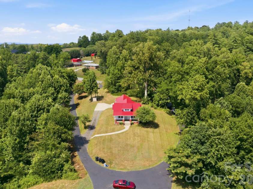 661 Lenoir Road, Morganton, NC 28655.  MLS# CAR4402900, YatesRealty ID 36936. 