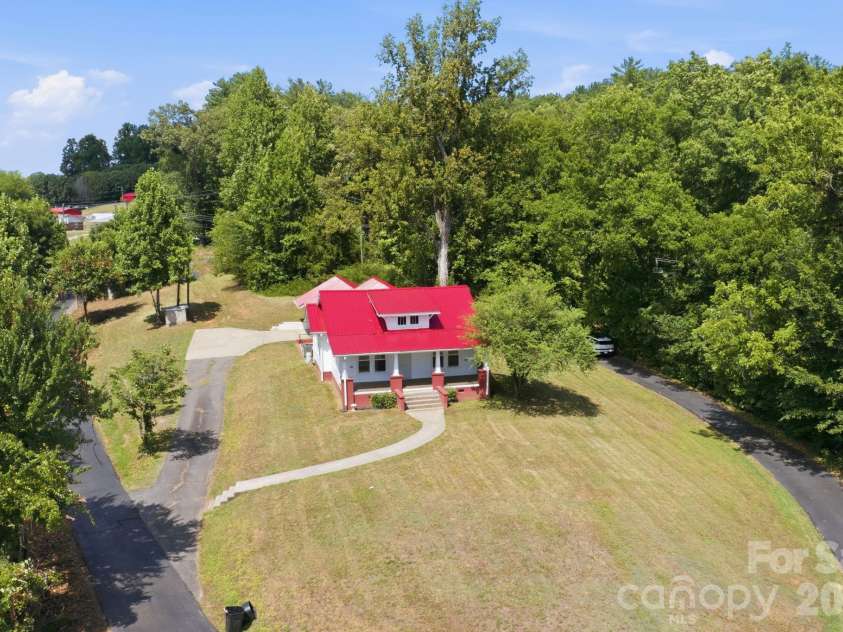 661 Lenoir Road, Morganton, NC 28655.  MLS# CAR4402900, YatesRealty ID 36936. 